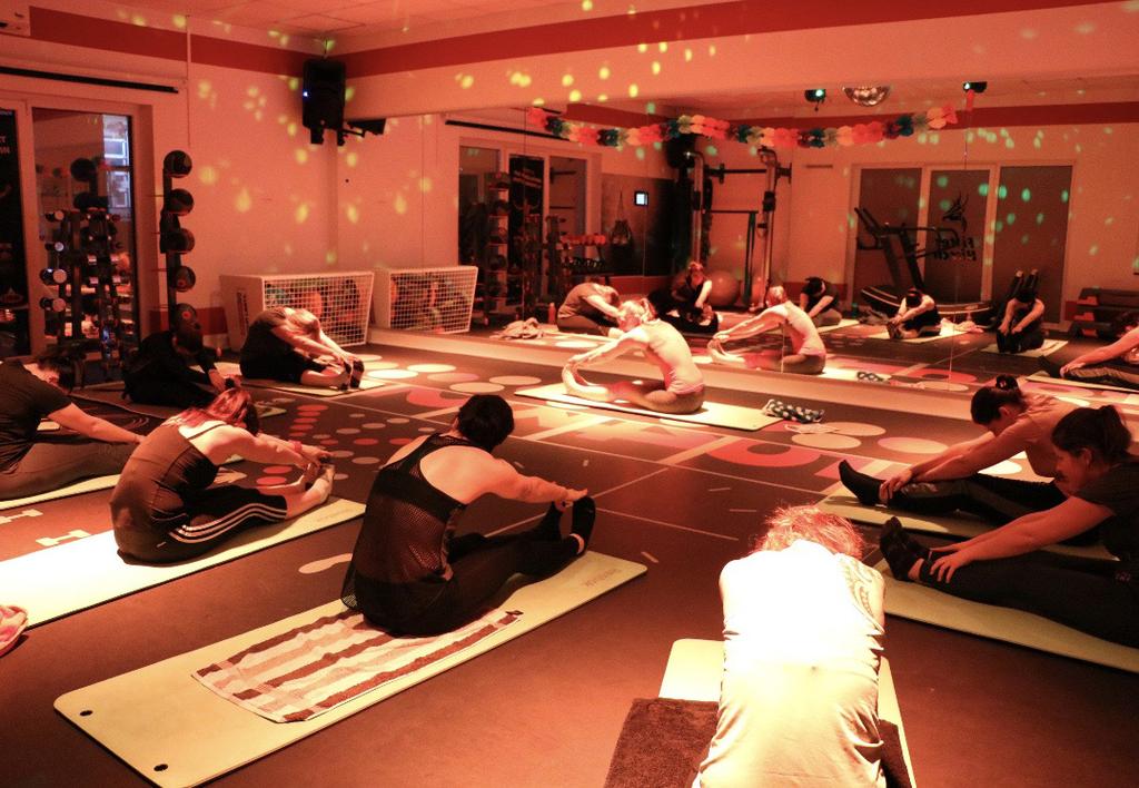 Yoga YOGA ist der optimale Kurs für alle, die Körper und Geist in Einklang bringen möchten.