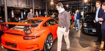 Michael Tretschock, Leiter Sales Region West der Porsche Deutschland GmbH, gewährte den Club-Mitgliedern bei der Vor-Ort-Veranstaltung im Porsche Zentrum