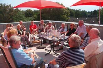 n Auch die Senioren aus dem Heynemannpark hatten wieder etwas zu feiern: Im Frühjahr haben die Mitglieder gesammelt, um gemeinschaftlich Mobiliar für die