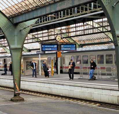 schen Fernbahnhöfen haben nur noch Hamburg Hauptbahnhof und Dammtor sowie Bremen Hauptbahnhof und Oldenburg Hauptbahnhof eine historische Gleishalle.