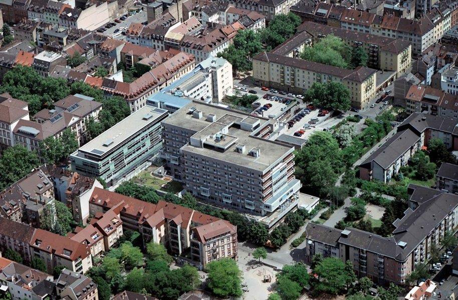 Zentralinstitut für Seelische Gesundheit Mannheim Psychiatrische Fachklinik mit ca.
