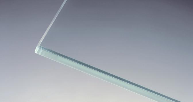 GLASART & -BESCHICHTUNG Klarglas mit cleantec-beschichtung Alle Duschen aus der Produktlinie unlight express bestehen aus 8 mm Einscheiben-Sicherheitsglas, das zusätzlich mit der bewährten cleantec-
