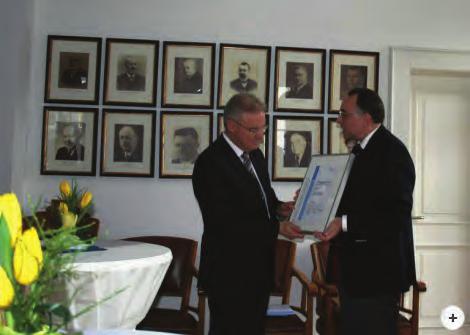 54 Emil Buschle, Erster Bürgermeister der Stadt Tuttlingen (links) und Professor Roland Klinger, KVJS-Verbandsdirektor.