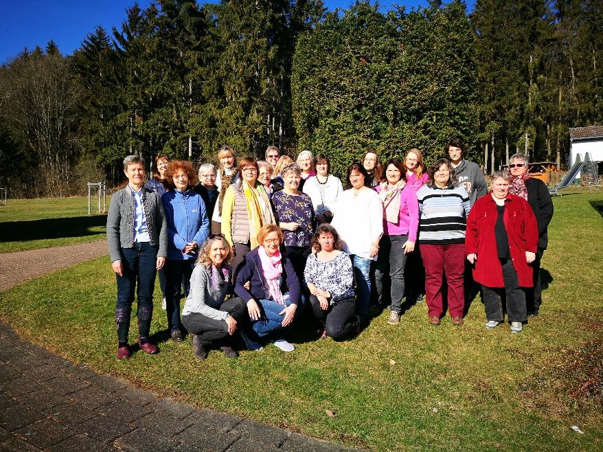 Frauenfreizeit in Holzhausen vom 22. bis 24.02.2019 Die Frauenfreizeit mit 23 Frauen stand unter dem Thema der Jahreslosung: Suche Frieden und jage ihm nach (Psalm 34,15).