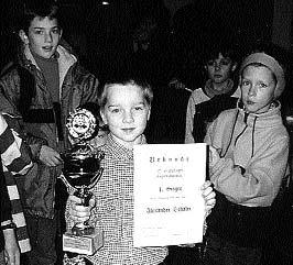 sten berreichte. Daniel Dzodziev, SF Riedlingen, in der Altersgruppe U10, Fabian Fichter, SG Schramberg U12, Philipp Uhl, SG Meimsheim, U14, Dimitry Kotlyar, U16.