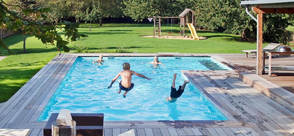 STYROPOOL -Becken-Sets Der doppelt isolierte Schalstein für einen energiebewussten Schwimmbadbau Verlängern Sie Ihr persönliches Badeparadies zuhause über die reguläre Saison hinaus!