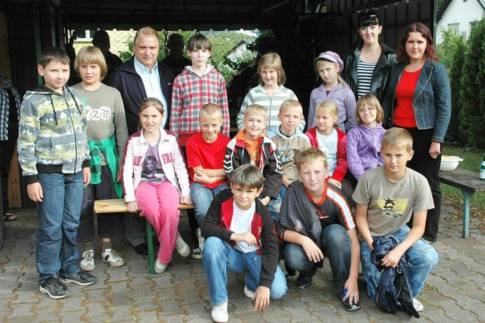 Juli 2012 Kinder aus Tschernobyl zum Grillabend in Beeden 1 So 2 Mo 3 Di 4 Mi 5 Do 6