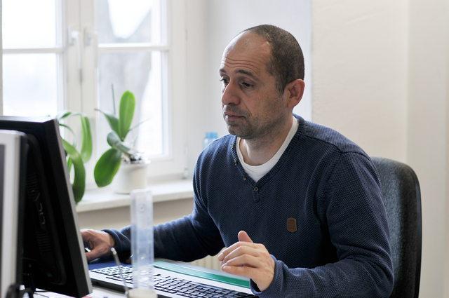 Unter der Koordination von unserem Arbeitstrainer im Büro, Oliver Fischbach, haben zahlreiche Teilnehmer daran mitgewirkt, die bereitgestellten Texte und Zeichnungen zu einem fertigen Buch zu