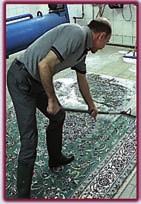 ich sowohl das historische Wissen über Teppiche vertieft als auch mich zum Teppichrestaurator habe ausbilden