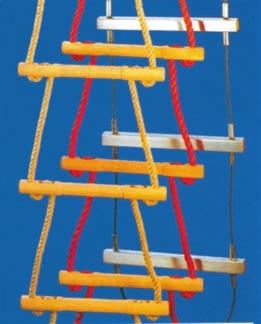Seilleitern Seilleitern sind Leitern, deren Sprossen mit Seilen oder Ketten verbunden sind.