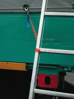 Bild 31: Leiter mit Einhängevorrichtung am Behälter
