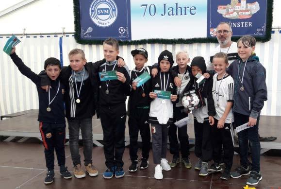 Den Turniersieg im Bereich der E-Jugend konnte sich der TSV Friedberg sichern. Die 8 teilnehmenden Mannschaften erspielten in zwei Gruppen mit anschließenden Halbfinale und Finale Ihren Sieger.