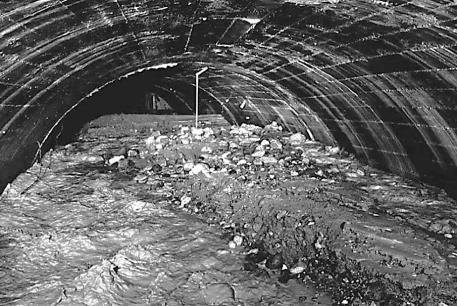 group Einleitung Herausforderungen beim Tunnelbau in wasserführendem Baugrund: Stabilität, Deformationen, Arbeitsbedingungen,