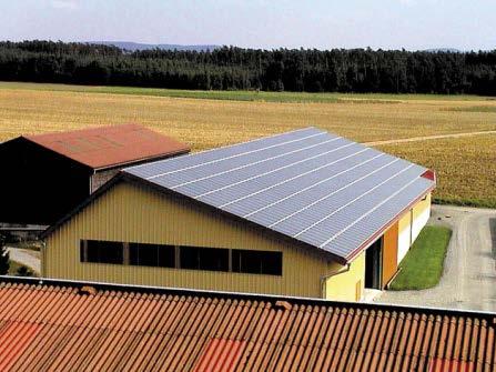 In der Landwirtschaftszone sind in die Dach- und Fassadenflächen integrierte, genügend angepasste Solaranlagen bewilligungsfrei, wenn keine Kultur- und Naturdenkmäler von kantonaler oder nationaler