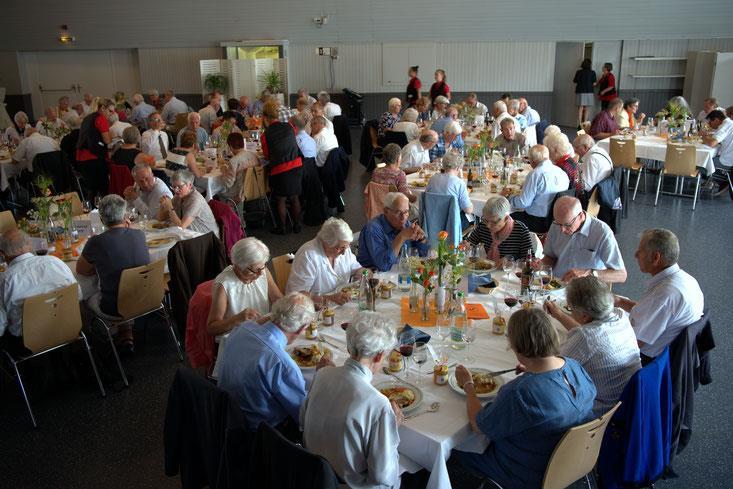 Mittagessen im Hotel Sonne: