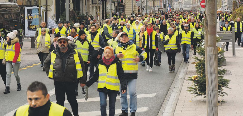 Hintergrund Demonstration der Gelb-Westen-Bewegung, in Belfort am 1. Dezember 2018. (Foto: Thomas Bresson, CC BY-SA 4.