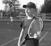 Maren und Kristina sind Spitze im Rheinland TENNIS Bei den Bambini-Tennis- Rheinlandmeisterschaften in der Altersklasse IV, das sind die Jahrgänge 1989/90, spielten sich Maren und Kristina auf s