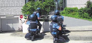 23. Mai 2019 KW 21 Stadt Kreuznacher Rundschau 3 Gefahrensituation trainiert Polizei übte, polizeiinterne Abläufe praktisch umzusetzen Einsatzkräfte der Polizeiinspektion übten die Bewältigung einer