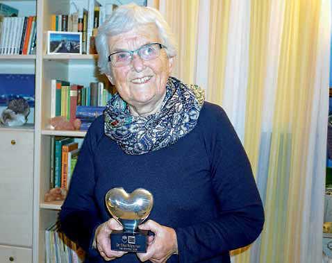 11. Januar 2019 Woche 1/2 8 Aktuelles aus Filderstadt Auszeichnung mit einem Ehrenherz für Dr. Elke Mascher Unerschrockener Einsatz für die Ärmsten der Armen So richtig fassen kann Dr.
