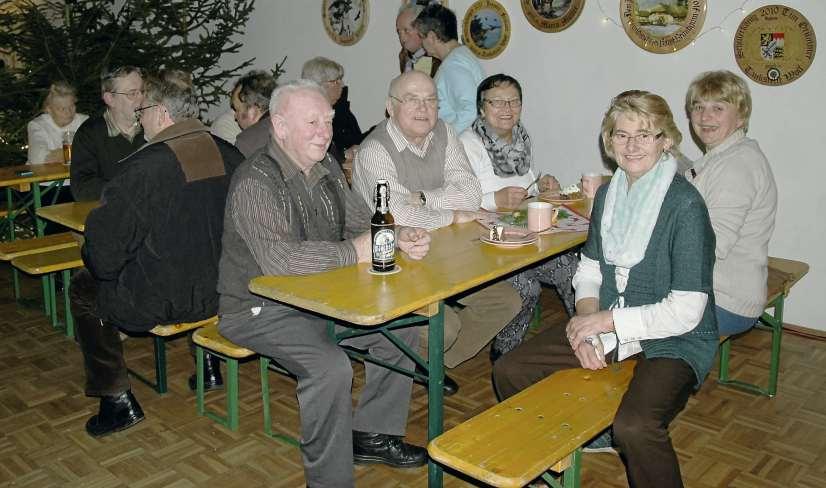 45 Mistelgau Sport-Club Rupertus "Es weihnachtet sehr", lautete das Motto einer vorweihnachtlichen Veranstaltung, zu der die Schützen des Sportclub Rupertus Obernsees in ihr Schützenhaus eingeladen