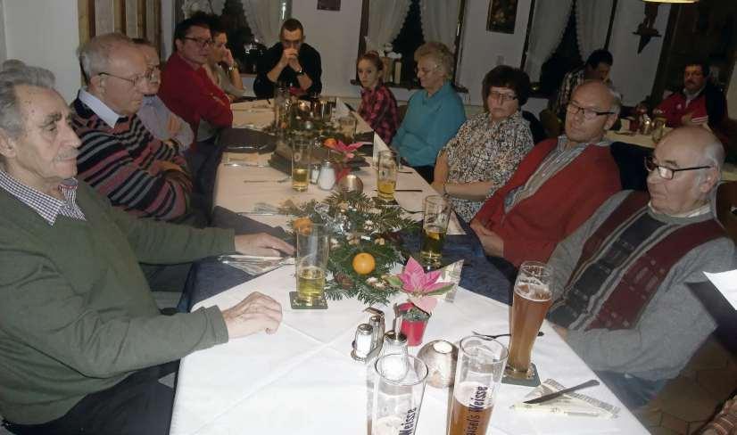 49 Pegnitz CSU-Ortsverband Trockau Die CSU Trockau hat am 13. Dezember 2014 seine Mitglieder erstmals mit ihren Familien zur Weihnachtsfeier in den Gasthof Löffler in Trockau eingeladen.