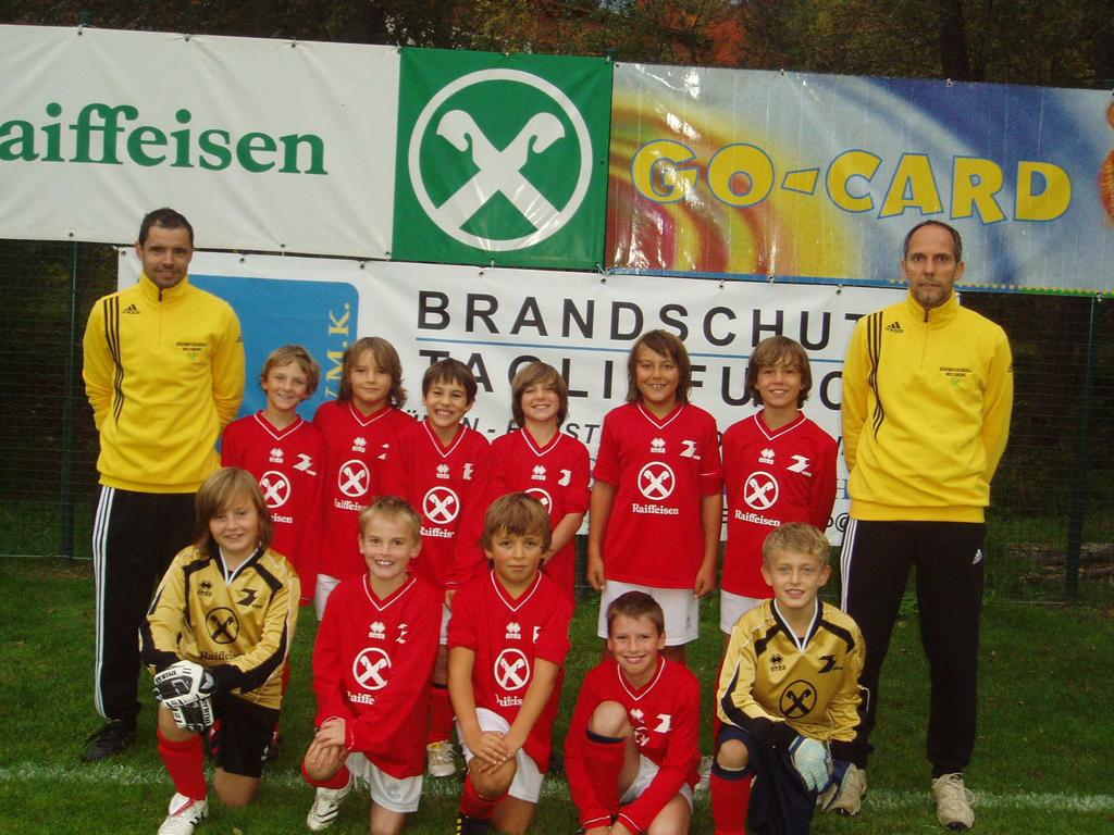Seite 14 DER FUSSBALLER ASC WELSBERG RAIFFEISEN Auch der ASC Welsberg ist beim Team 4 dabei, welches heuer 4 Mannschaften in die Meisterschaft schickt (A-Jugend, B-Jugend, C-Jugend und U11).