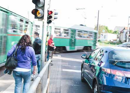 29 Integriertes Handlungskonzept - Magdeburg Stadtfeld Ost & West Abbildung 21: Haltestellensituation am Knotenpunkt Westring/Große Diesdorfer Straße Öffentlicher Nahverkehr Stadtfeld Ost und der