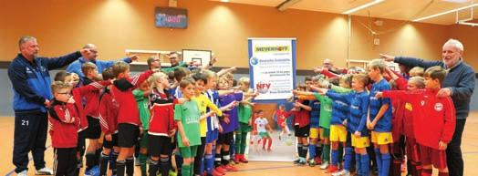 Bezirk Lüneburg 500 Euro erspielten die Osterholzer E-Jugendkicker für die Deutsche KinderKrebshilfe.