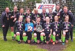 Bezirk Weser-Ems Die B-Juniorinnen des Ahlhorner SV sicherten sich das Double aus Bezirksmeisterschaft und Bezirkspokalsieg.