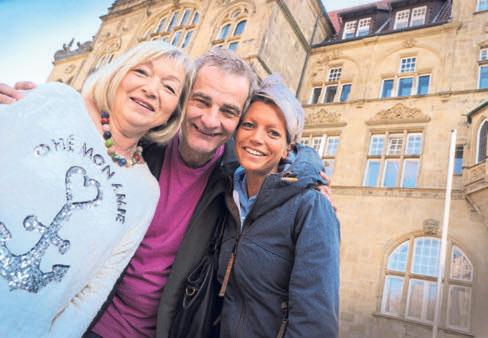 Eine Streifenwagenbesatzung konnte das Trio fassen, das zunächst über eine Lärmschutzwand geflohen war. Die zehn bis zwölf Jahre alten Jungen wurden ihren Eltern übergeben. 16.