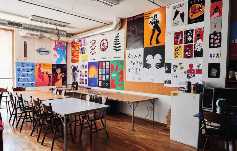 HOCHSCHULE MAINZ INTERNATIONAL HOCHSCHULE MAINZ INTERNATIONAL Atelier für Plakatgestaltung In der Galerie Rondo Sztuki im Herzen der Stadt präsentieren Künstlerinnen und Künstler aus der ganzen Welt
