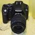 Typ. Digitale Spiegelreflexkamera für Wechselobjektive. entspricht ca. der 1,5-fachen Brennweite bei Kleinbild (Nikon-DX-Format) Effektive Auflösung